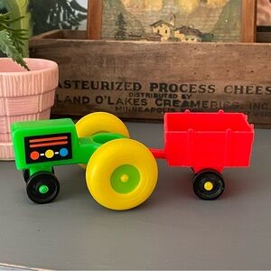 Vintage Fisher-Price Tractor & Cart❤️🐓